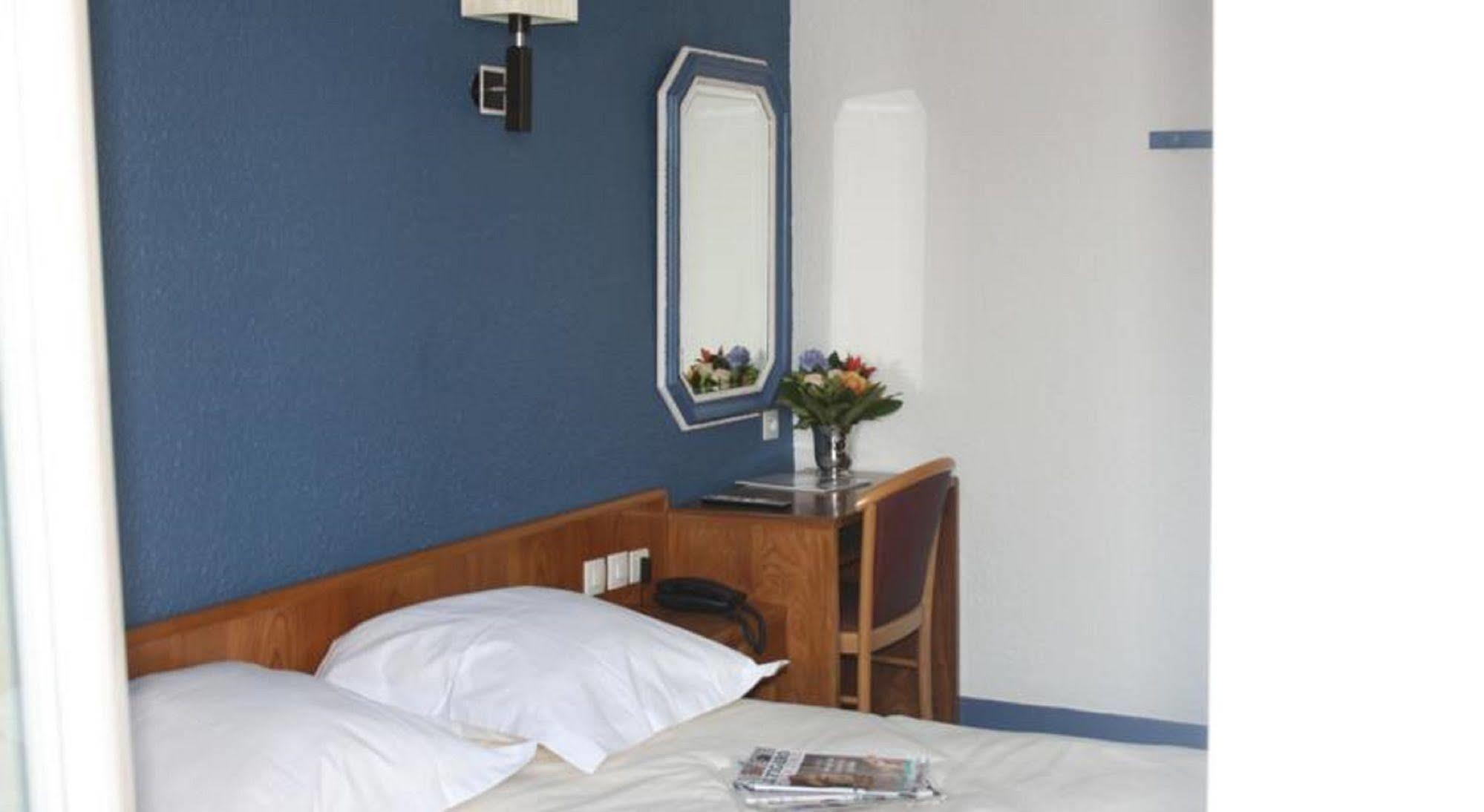 Hôtel Briand devient Hotel IPL Levallois-Perret Buitenkant foto